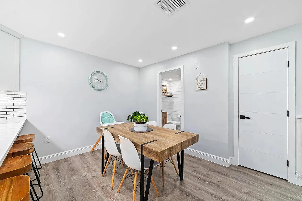 2 bed, 2.0 bath, 1168 sqft, $2,500 — Photo 3