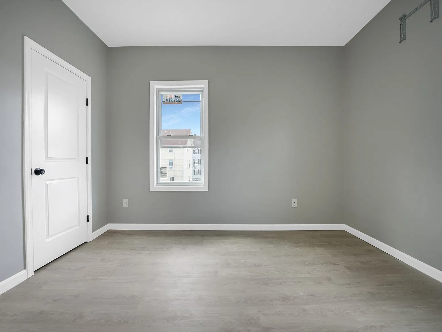 3 bed, 1200 sqft, $2,550 — Photo 2