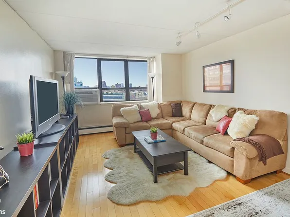 300 W 110th St APT 9B, New York, NY 10026