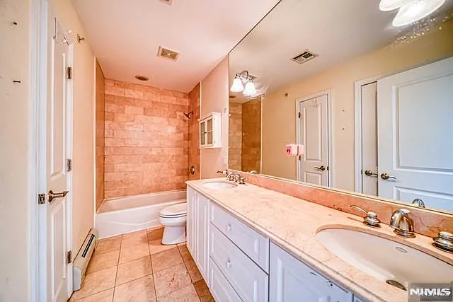 27 Harrington Ct #27 — Photo 12