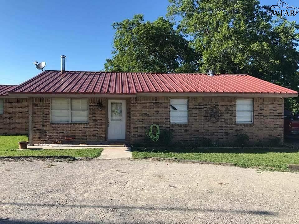 1st image of 504 W Clay St