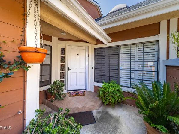 5930 Tampa Ave APT 204, Tarzana, CA 91356