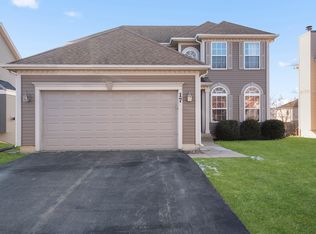 17 Trail Ridge Ct, Streamwood, IL 60107