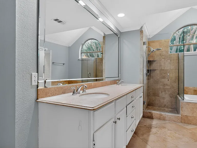 4810 Stanford Ave — Photo 11