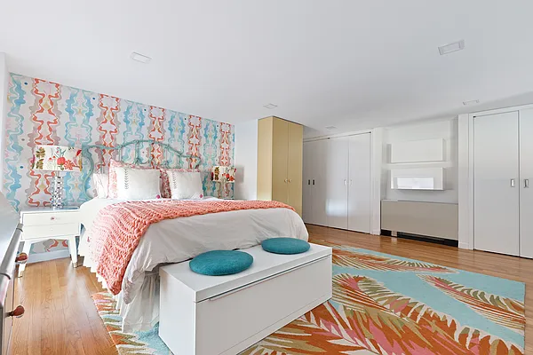 Sold by Christie's International Real Estate Group, LLC | media 33