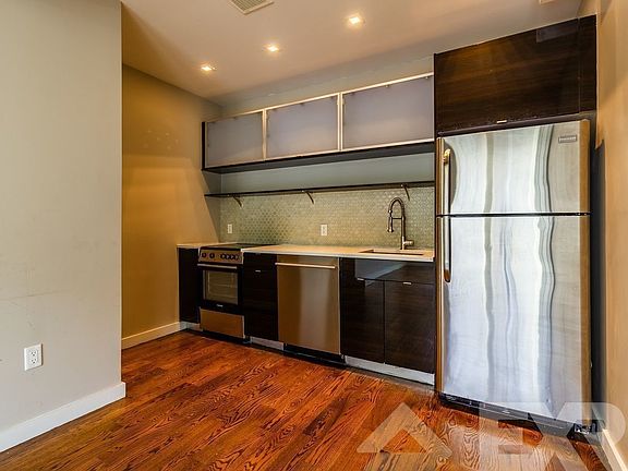 2nd image of 125 Leonard St #L4