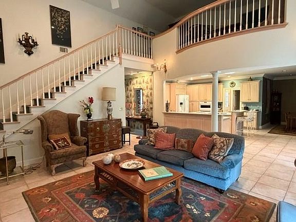 2nd image of 127 Bayou Oaks Cir