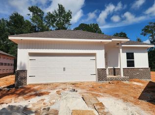 3028 N 11th Ave, Milton, FL 32583