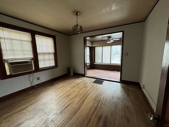 5th image of 600 E Frank Ave