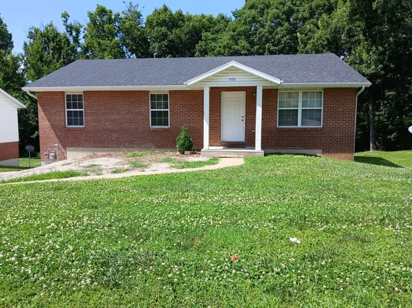 5102 Charm Ridge Dr, Jefferson City, MO 65109