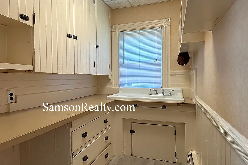 4 bed, 1344 sqft, $2,675 — Photo 4