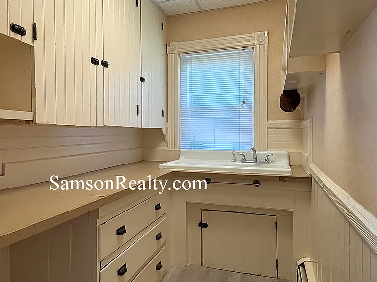 164 Morris Ave — Photo 4