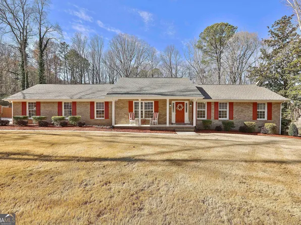 170 Cedar Cir, Fayetteville, GA 30214