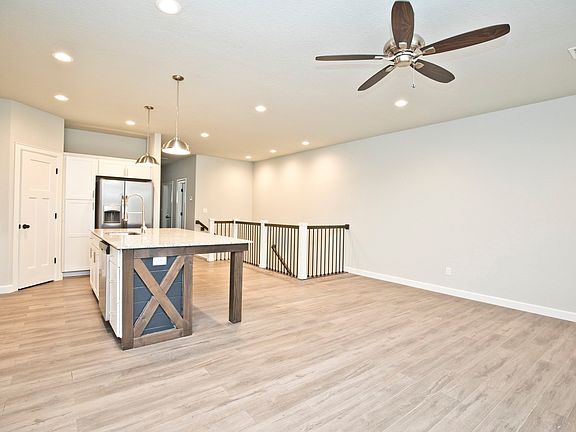 3rd image of 34B Holly Dr