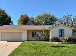 1907 Bradley St, Yankton, SD 57078