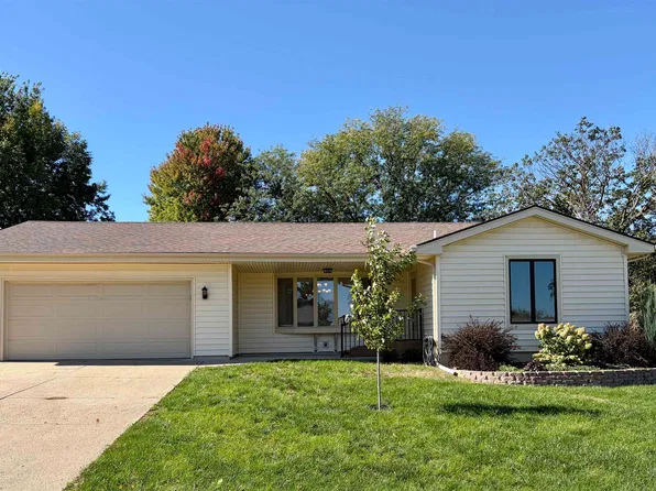 1907 Bradley St, Yankton, SD 57078