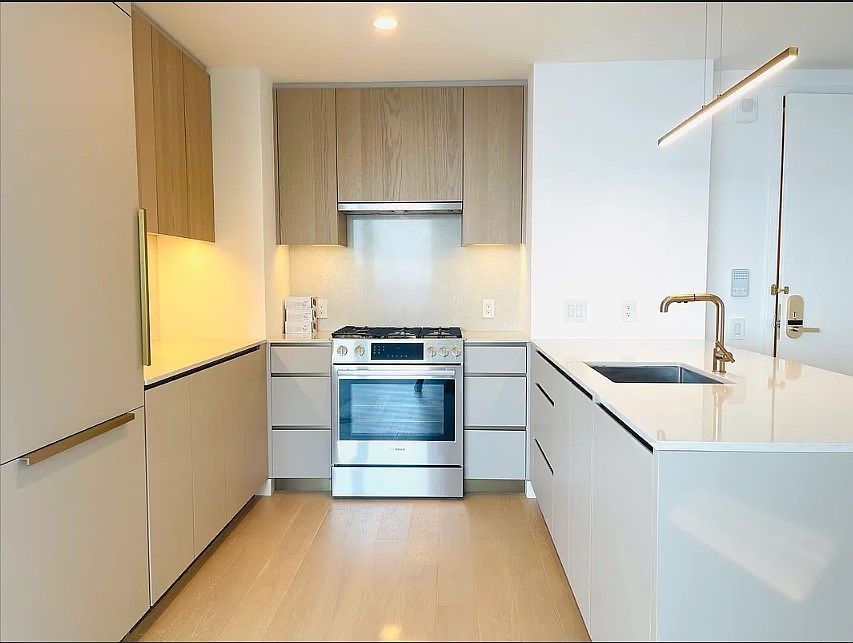 1st image of 3 Court Sq APT 5311