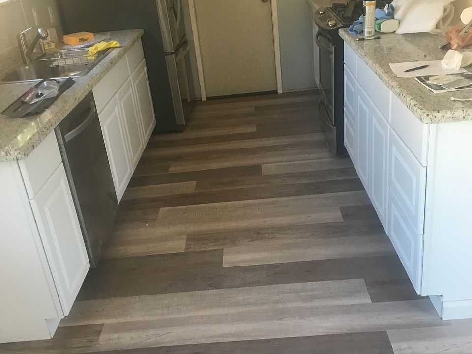 2nd image of 1042 W Seeger Ave