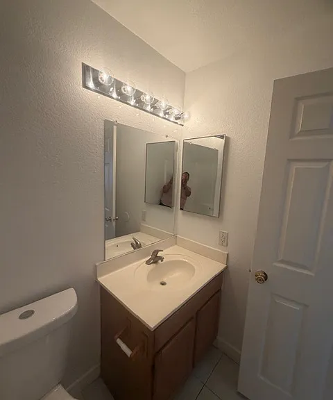 8817 W Palm Ln — Photo 15