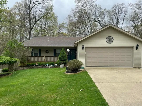 553 Floral Valley Dr W, Howard, OH 43028