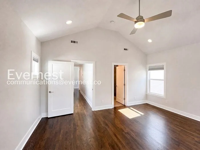 336 Queen Ave — Photo 10