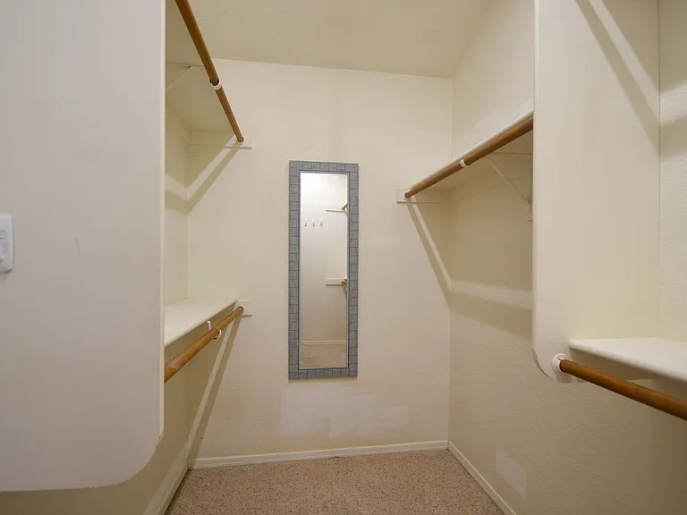 2911 Country Club Dr — Photo 25