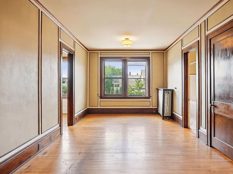 1426 West 31st Street — Photo 3