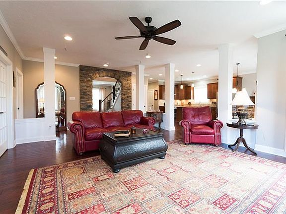 4th image of 636 Forest Oaks Trl