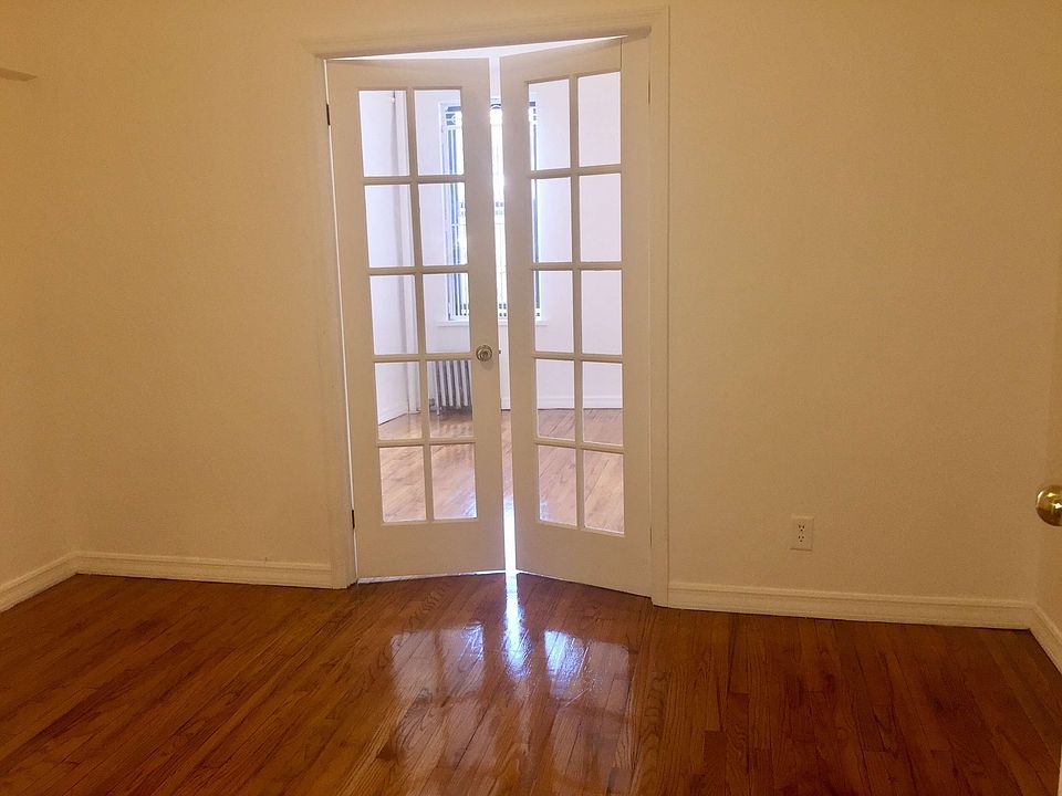 2nd image of 99 Saint Marks Pl APT 5D
