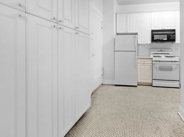 740 West End Avenue image 14 of 15