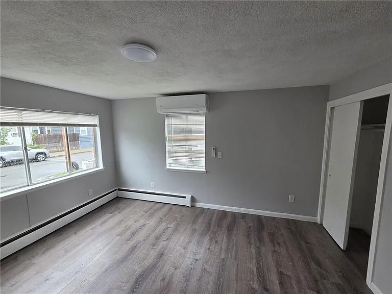 15 Barrows St #C — Photo 2