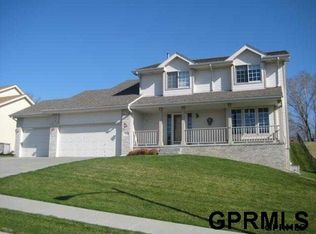2106 Greenwald St, Bellevue, NE 68123