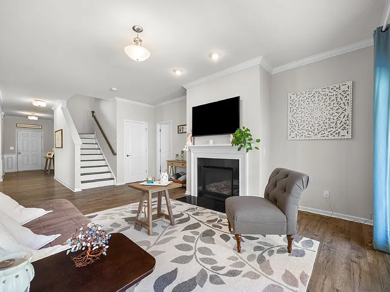 2316 Celandine Way — Photo 4