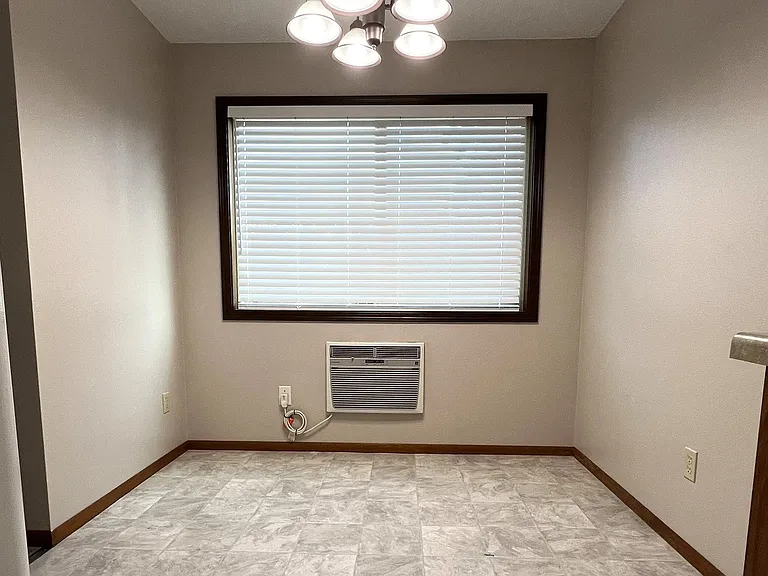 2045 Tibbetts Dr — Photo 15