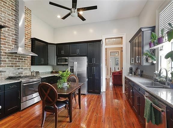 5th image of 3921 Palmyra St