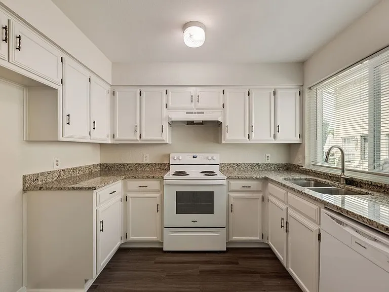 105 Wildwood Ct #UNITB — Photo 11