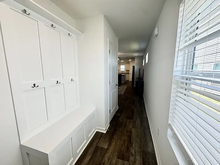 551 Seaborn Cir — Photo 5