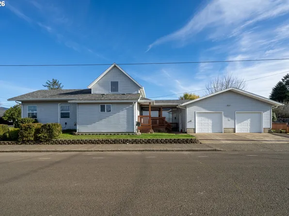 1403 5th St, Tillamook, OR 97141