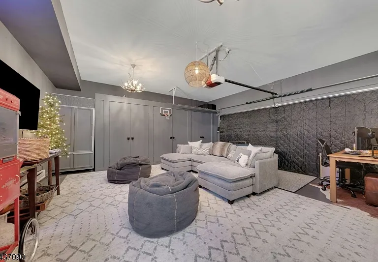 224 Barnstable Dr — Photo 42