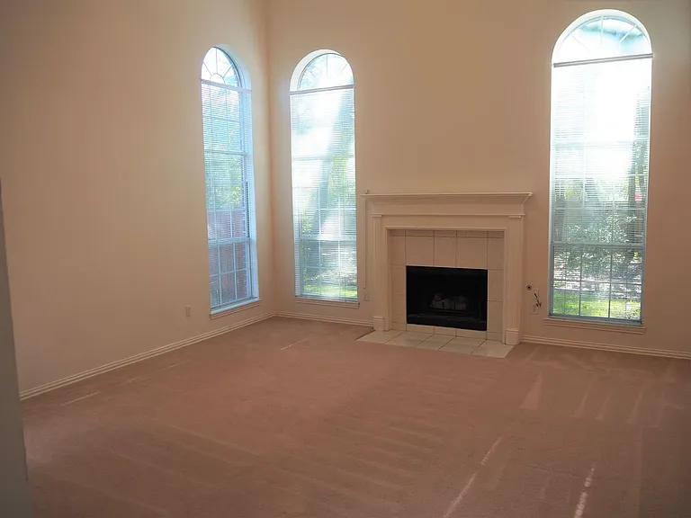 2105 Friar Ct — Photo 9