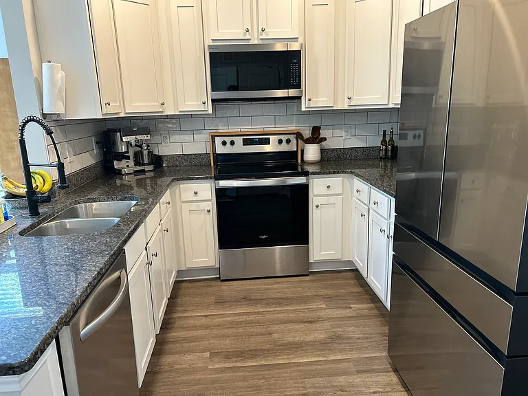 3647 Roseblossom Dr — Photo 15