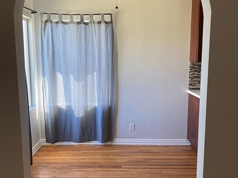 1st image of 3727 Locke Ave #3727