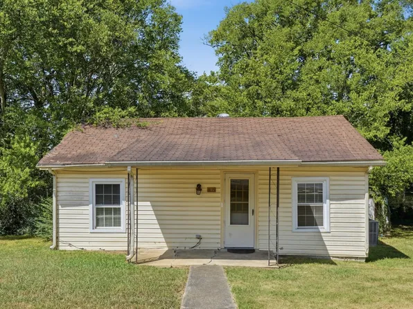 612 Moyers Ave, Fayetteville, TN 37334
