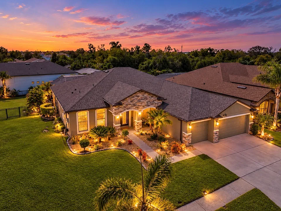 5316 Moon Shell Dr