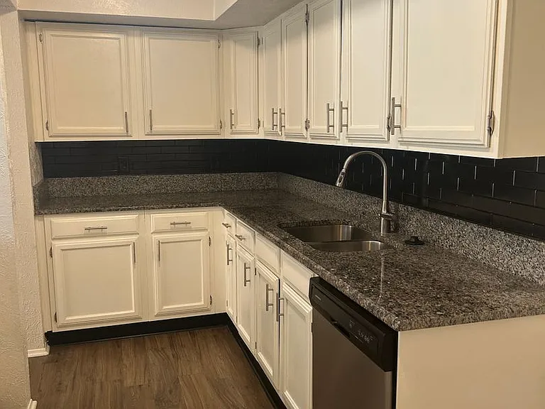 4020 Blue Flag Ln — Photo 15