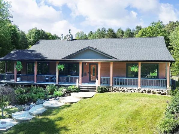 5298 Clear Lake Rd, North Branch, MI 48461
