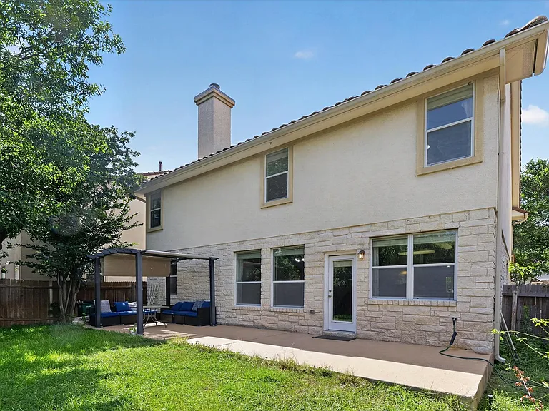 15324 Interlachen Dr — Photo 36