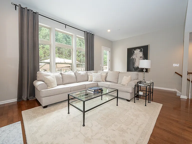 9 Treyburn Dr — Photo 17