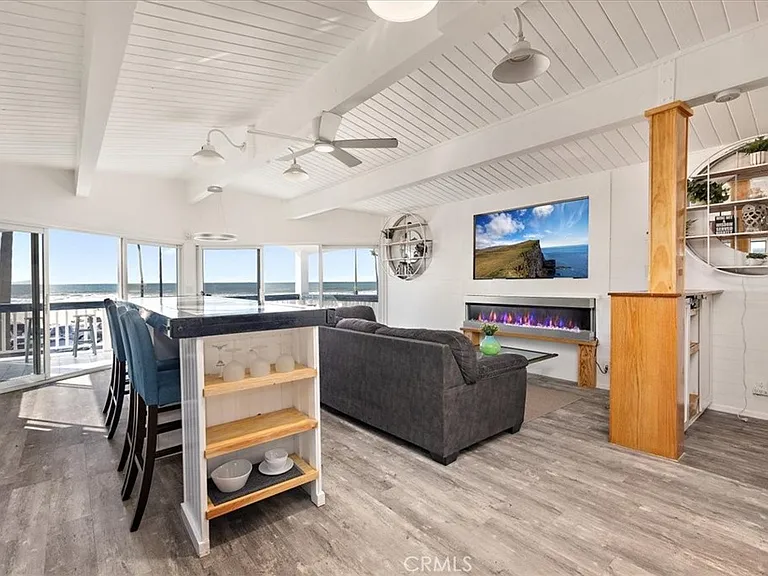 2214 W Oceanfront #B — Photo 5