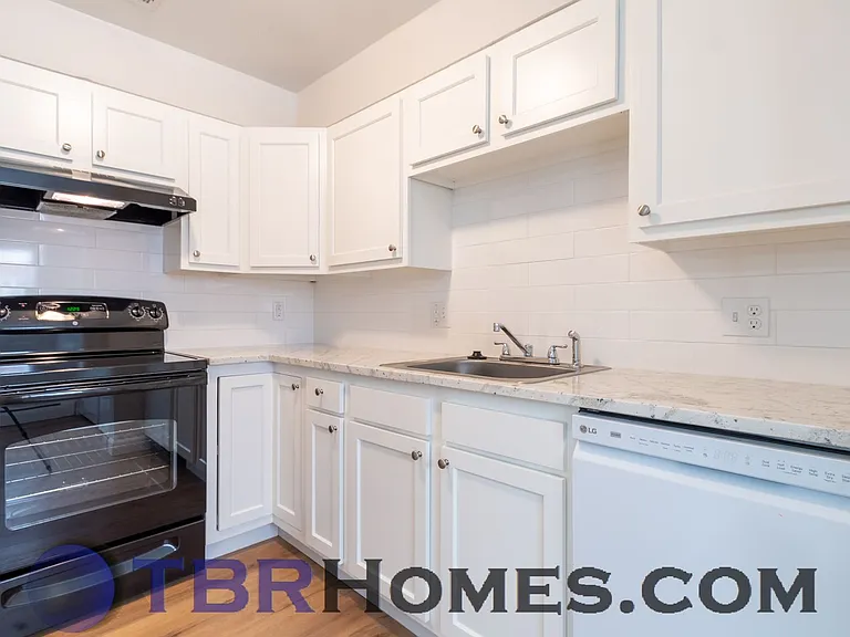 8656 W 62nd Pl — Photo 7